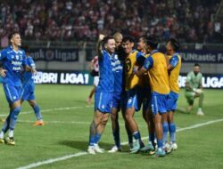 Mendominasi Laga 1 2023/2024, Persib Bandung Resmi Punya Tiga Bintang