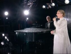 12 Seniman Hollywood Hadiri Pembukaan Pesta Latihan Paris 2024, Celine Dion Nyanyi Di Menara Eiffel