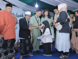 CSR Taman Safari Bogor Santuni 320 Anak Yatim Di Desa Cibeurem, Cisarua