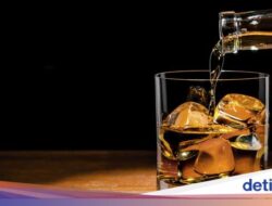 Malam Mabuk-mabukan, Paginya Turis ‘Terjun’ Di Balkon Hotel