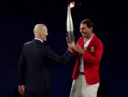 Estafet Obor Untuk Zinedine Zidane Hingga Rafael Nadal Warnai Opening Ceremony Evenbesar Paris 2024