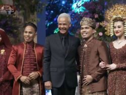 Ganjar Pranowo Tampil Keren Didalam Jas Di Resepsi Pernikahan Thariq Halilintar dan Aaliyah Massaid