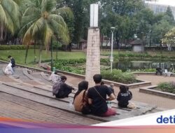 Nikmat Mana Lagi yang Kau Dustakan, Secangkir Minuman Kafein dan Gorengan Ke Taman Ayodya