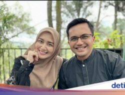 Potret Mesra Sahrul Gunawan Di Kulineran Bareng Istri