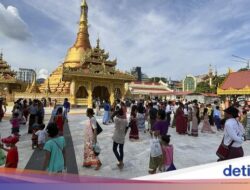 Umat Buddha Myanmar Peringati Masa Prapaskah Di Pagoda Botataung