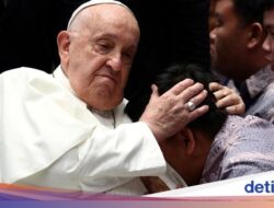 Paus Fransiskus Alami Gagal Pernapasan Akut