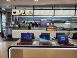 Ngopi Sambil Ngulik Laptop AI? Lenovo Bikin Kafe Keahlian Pertama Ke Indonesia!